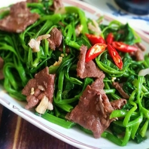 Bò Xào Rau Muống