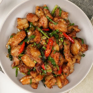 Ba Rọi Cháy Cạnh